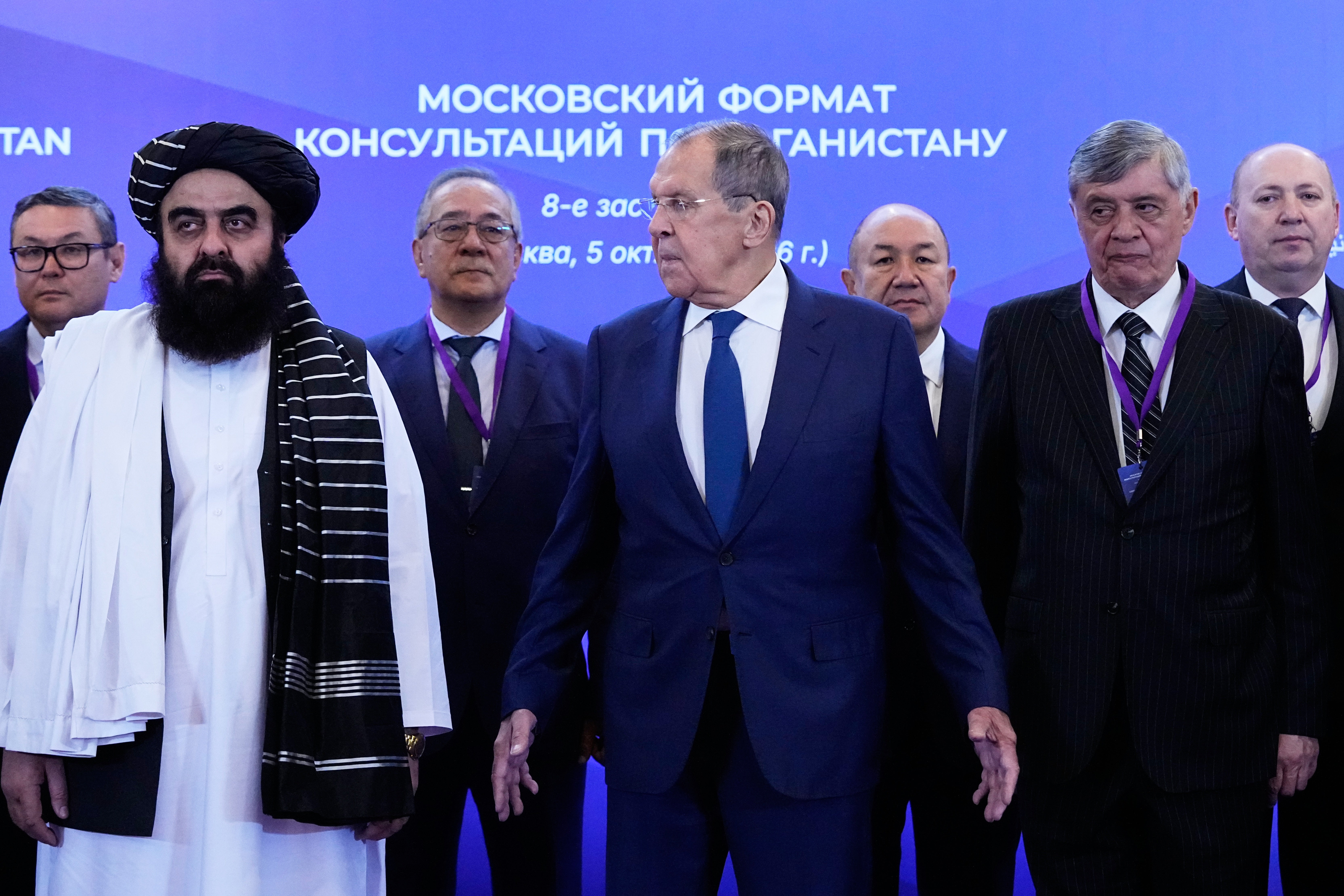 Rusia recibe una delegación talibán y a otros para consultas sobre Afganistán