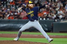 Padres minimizan rumores de señas tras el colapso de Mason Miller y el 0-2 ante Cerveceros