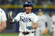 Los Rays vencen 5-2 a unos Yankees erráticos y toman ventaja 2-0 en su Serie Divisional