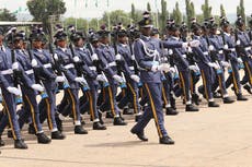 La Fuerza Aérea de Nigeria dice que no hay sobrevivientes del avión estrellado con 25 personas