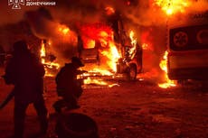 Rusia dice que derribó casi 900 drones ucranianos mientras arde un depósito cerca de Moscú