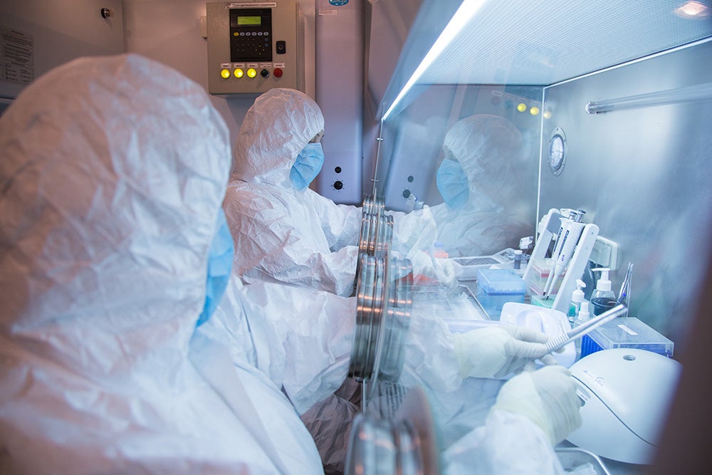 La OMS investiga un segundo caso de peste tras la muerte de una laboratorista rusa