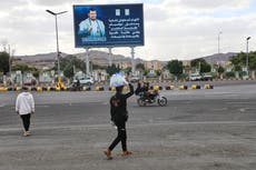 Arabia Saudí dice que 2 aeropuertos fueron atacados y otras noticias de Oriente Medio