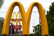 Demandan a McDonald's por usar herramienta de IA que recomienda precios a franquicias en EEUU