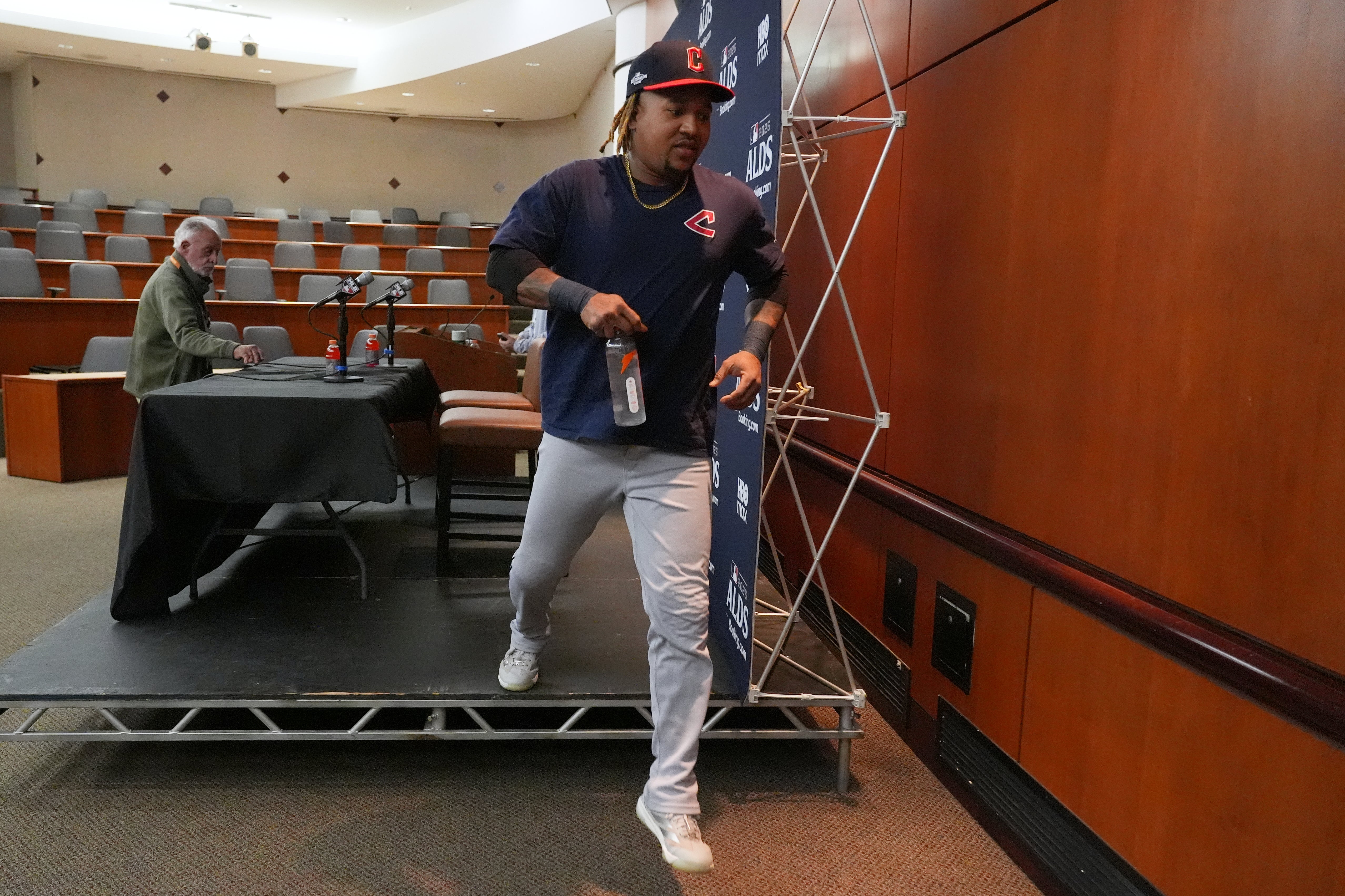 Medias Blancas buscan eliminar a Guardianes en casa, en la serie divisional de la Liga Americana
