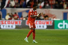 Fire vence 3-1 a Whitecaps en duelo de excompañeros del Bayern Lewandowski y Müller