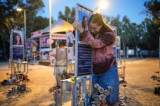 Israelíes lloran en aniversario del ataque del 7 de octubre mientras palestinos lidian con la guerra