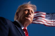 Demócratas demandan a Trump por aviso electoral pagado con fondos públicos