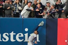 Interferencia de fan le niega a Volpe el jonrón del empate a Yankees ante Rays en serie divisional