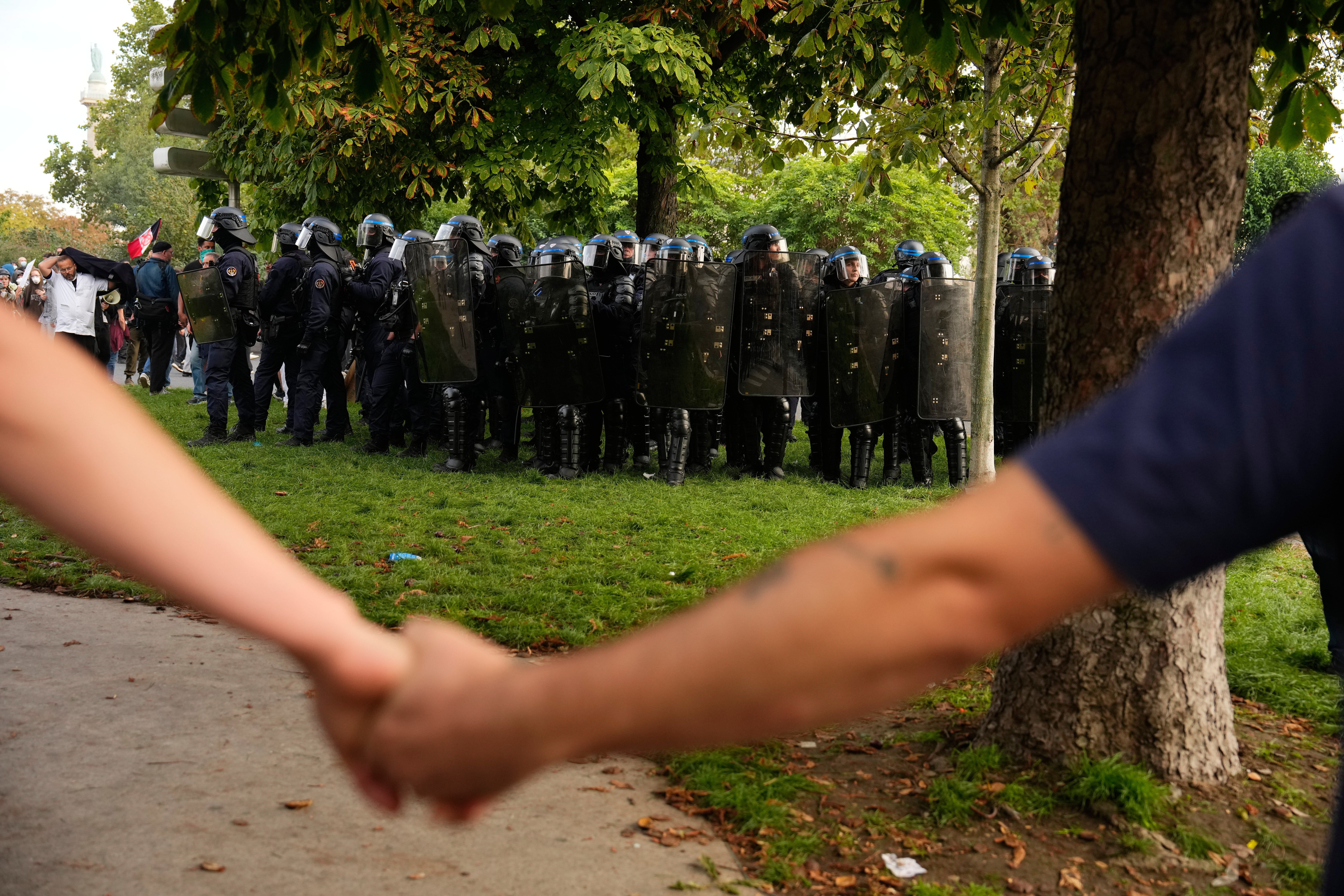 Espantosas lesiones ponen el foco en la actuación policial en protestas estudiantiles en Francia