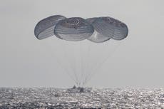 Cuatro astronautas regresan a la Tierra tras ocho meses en el espacio