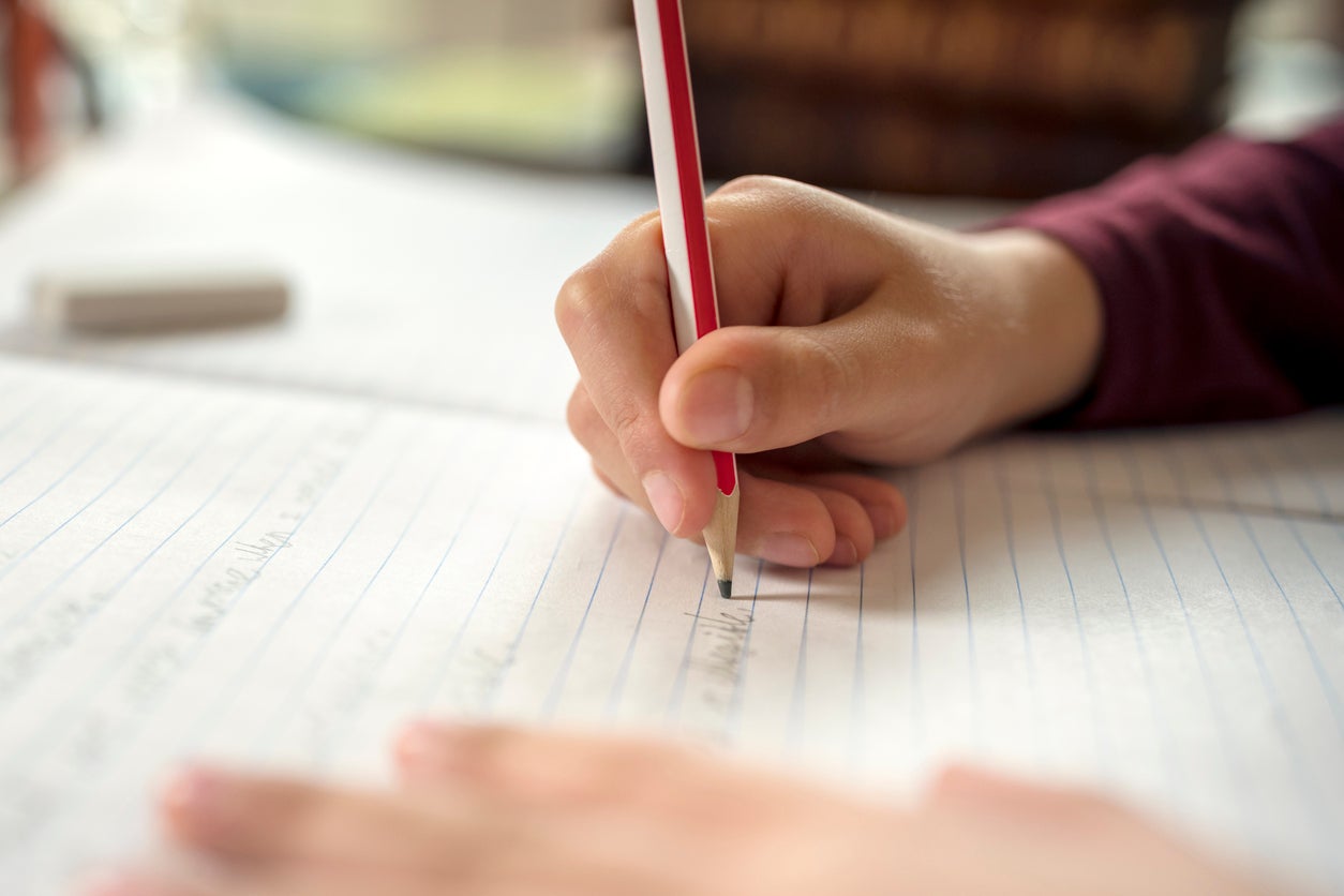 La nueva definición de dislexia deja de depender de las pruebas estandarizadas de coeficiente intelectual (CI) para caracterizar este trastorno del aprendizaje