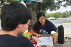 Socialistas de Texas desarrollan un movimiento, un sándwich a la vez