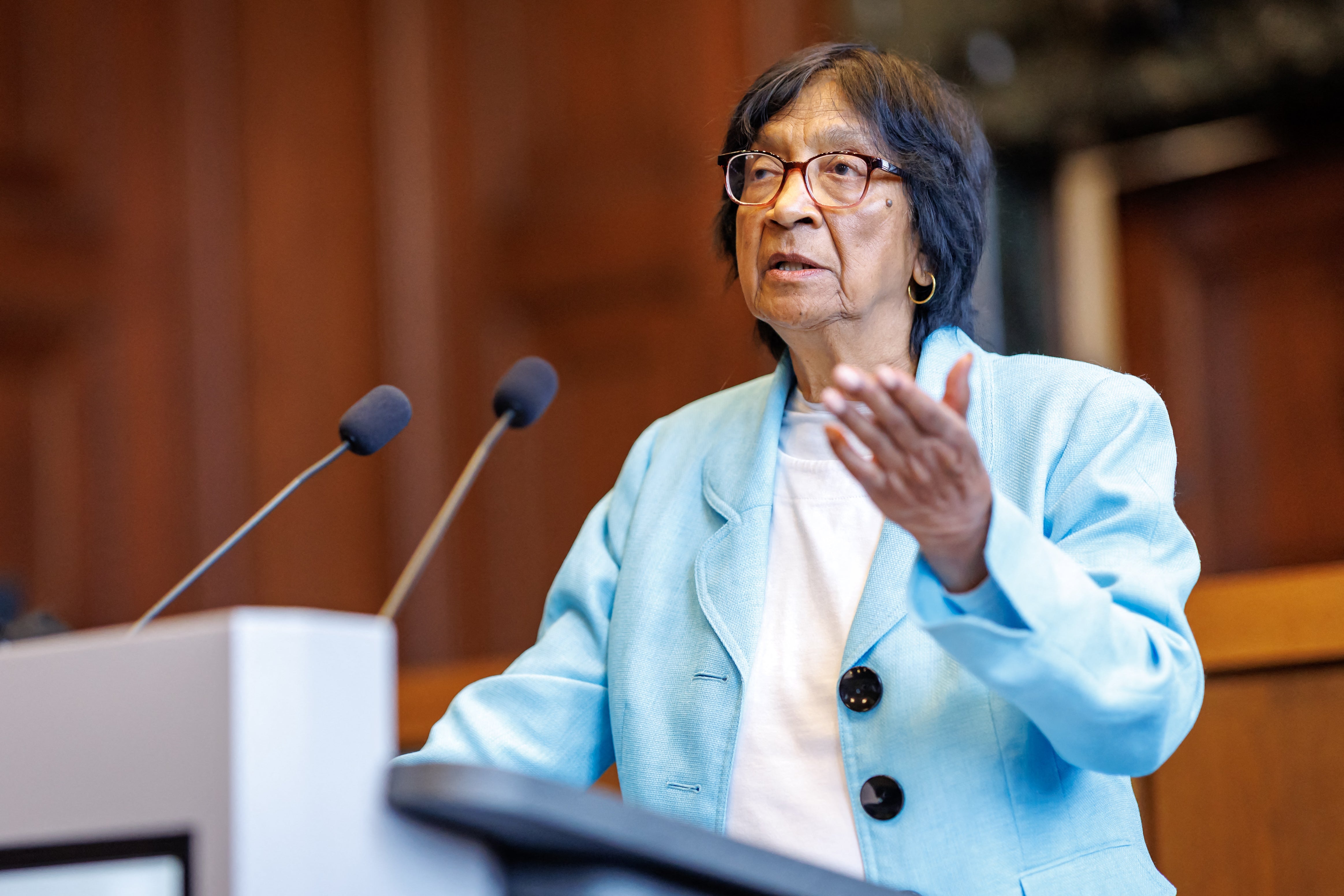 Pillay defendió a Nelson Mandela y a otros activistas contra el apartheid antes de ejercer como jueza y, posteriormente, como presidenta del Tribunal Penal Internacional para Ruanda
