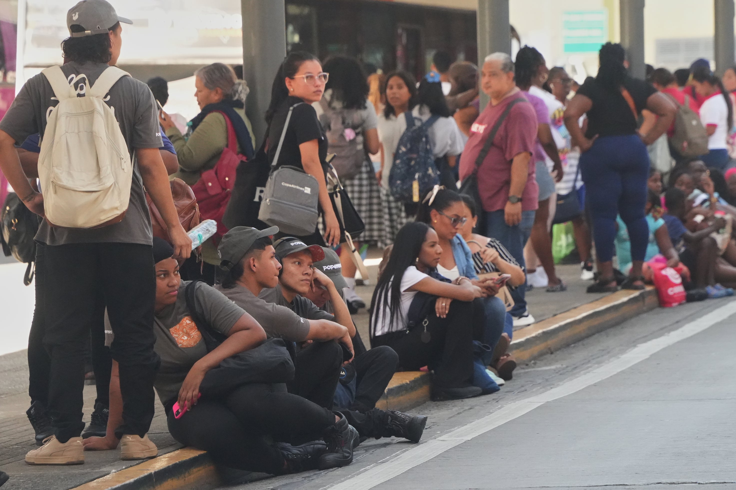 Sismo de magnitud 7,7 remece Panamá; se reportan daños materiales y algunos heridos