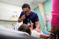Recortes de Trump a Medicaid dejan sin cobertura a refugiados y otros inmigrantes