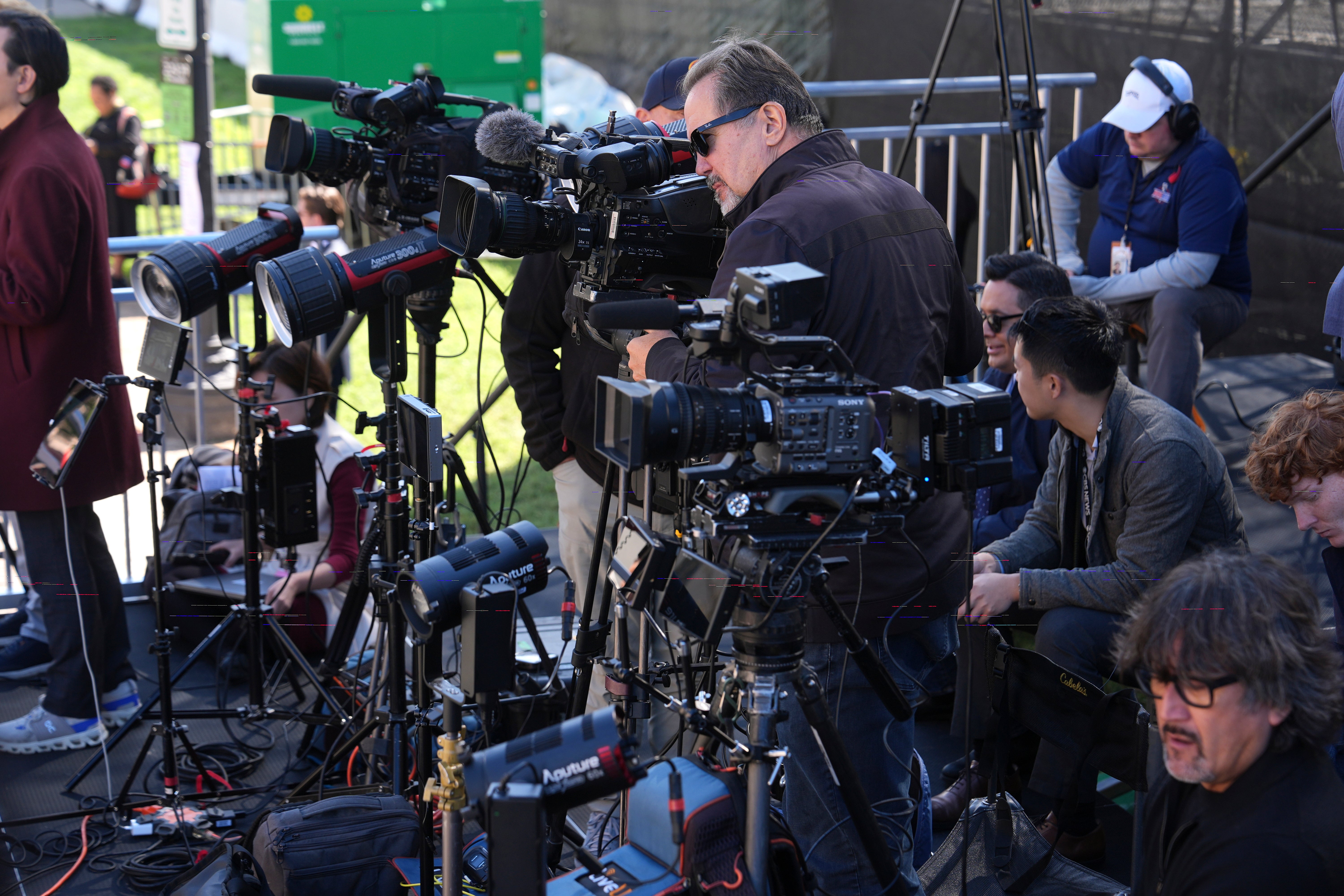 TRUMP-MEDIOS