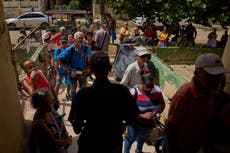 Cubanos recurren a las farmacias comunitarias y gratuitas para sobrellevar la escasez de medicinas