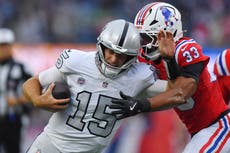 Fernando Mendoza debuta en la NFL en paliza de Patriots a Raiders