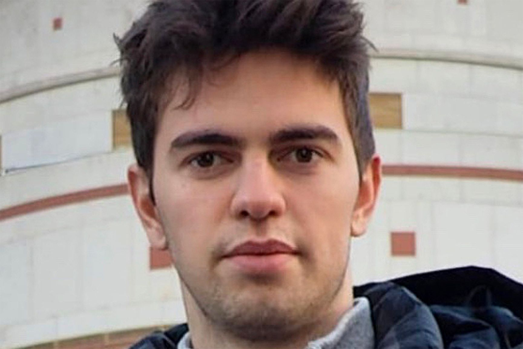La familia de Chapman reveló en un comunicado que el joven padecía una enfermedad mental grave desde hacía varios años