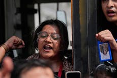 Periodistas acusan a la policía india de reprimir la libertad de prensa en protestas juveniles