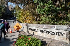 Presidente de Cornell, presionado por docentes por gestión de denuncias de violación en fraternidad