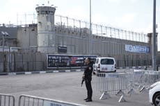 Grupos israelíes de derechos denuncian aumento de presos palestinos golpeados con balas de goma