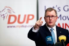 Exlíder del mayor partido unionista de Irlanda del Norte, condenado a 15 años por abuso sexual
