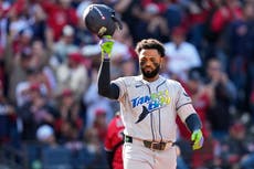 Rays se ponchan 13 veces en derrota ante Guardianes y caen a 2-1 en Serie de Campeonato