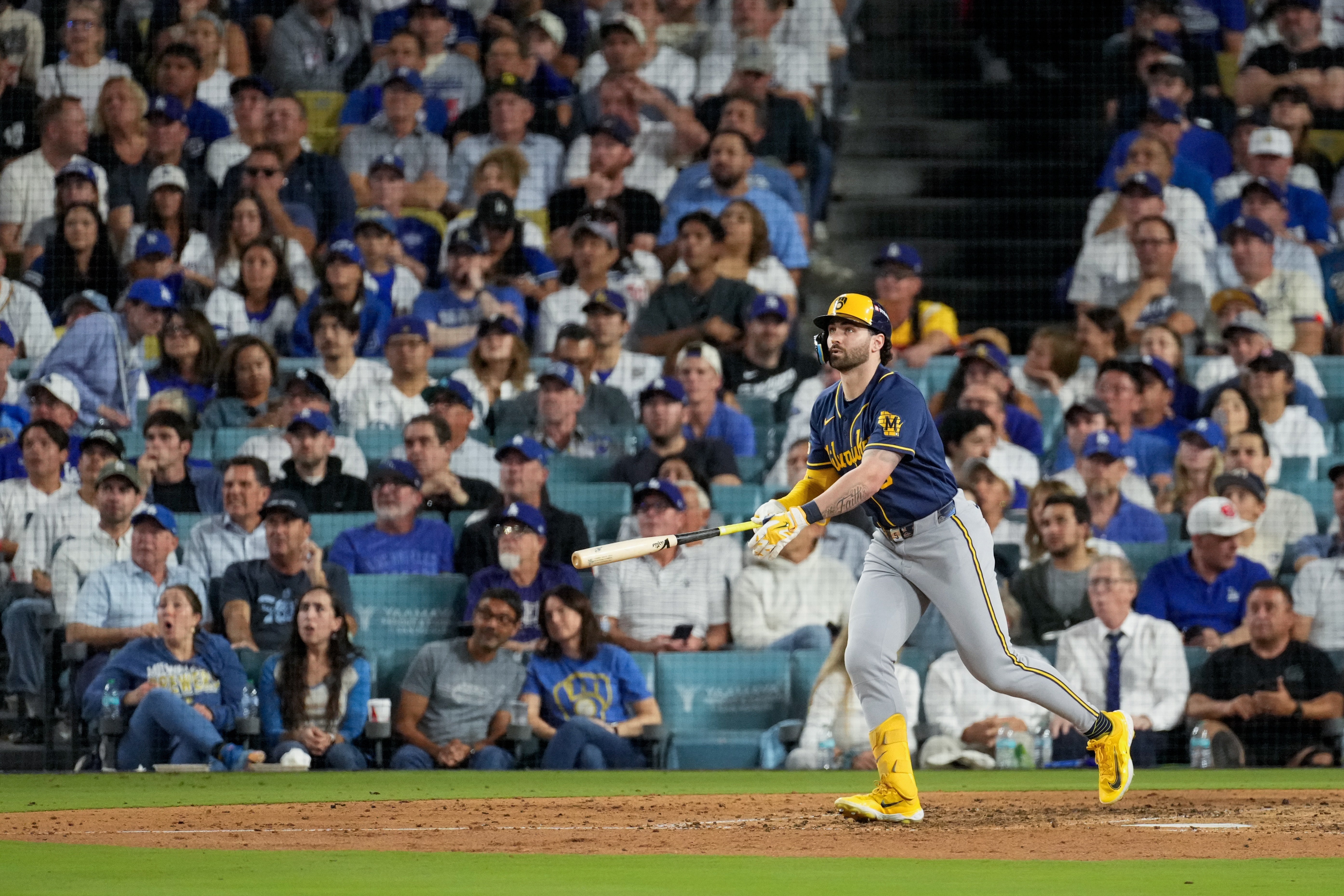 Cerveceros barren a bicampeones Dodgers y avanzan a la Serie Mundial por 1ª vez desde 1982