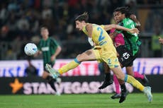 Raimondo marca triplete para Frosinone en Italia. Fráncfort corta sequía sin ganar en casa