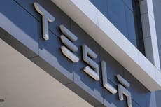 El nuevo Roadster de Tesla puede impulsarse en el aire, pero tardará en llegar a las calles