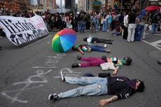 Retiro de obras en museo de Colombia deriva en protestas callejeras
