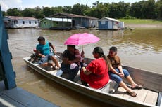 Indígenas de la Amazonía brasileña temen que la falta de transporte les impida votar en el balotaje