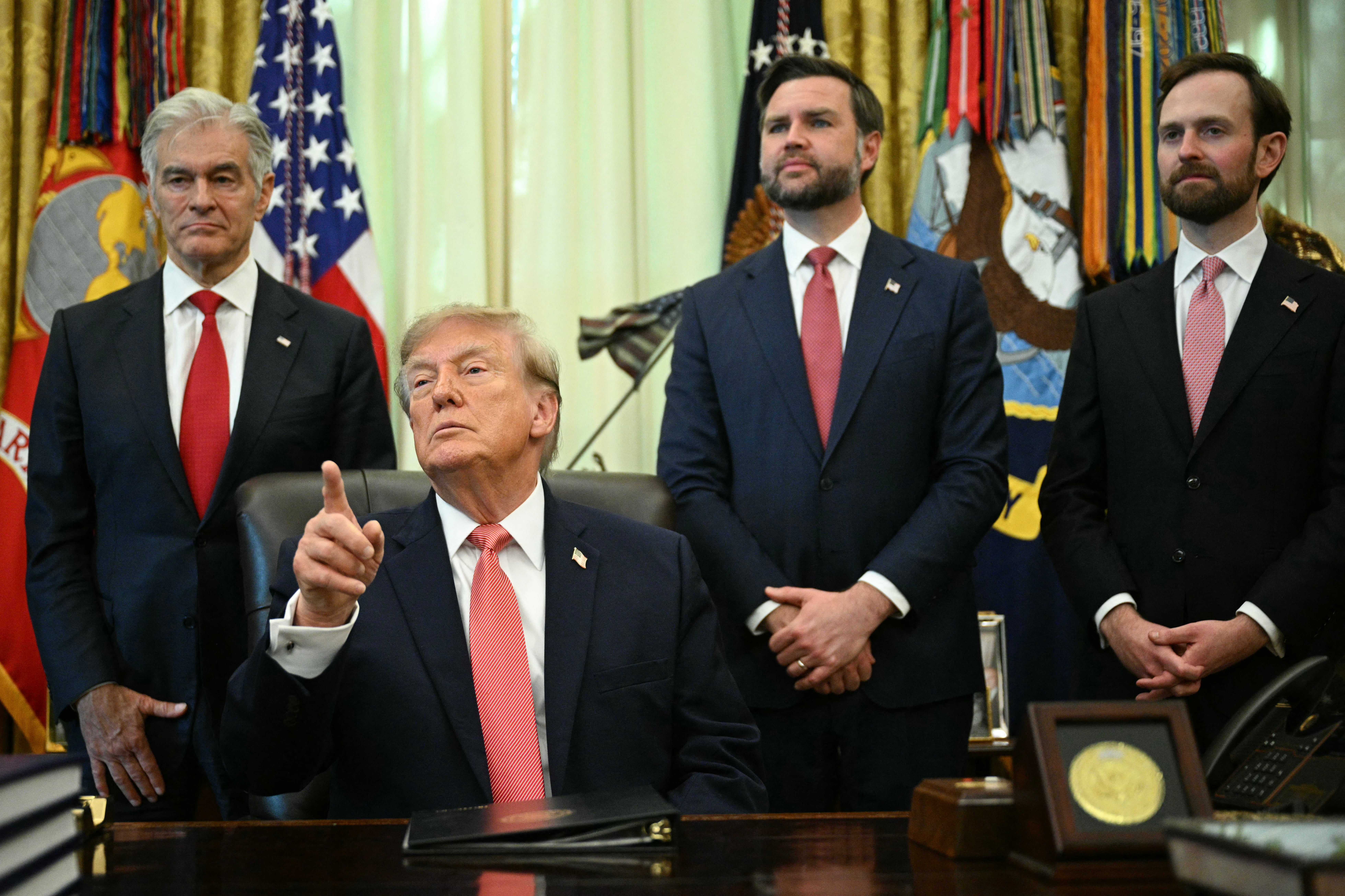 Trump y sus aliados, especialmente el vicepresidente J. D. Vance, arremetieron contra el autor por el mero hecho de haber formulado una pregunta el martes