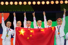 China rompe supremacía de EEUU al ganar la final por equipos femenina del Mundial de gimnasia