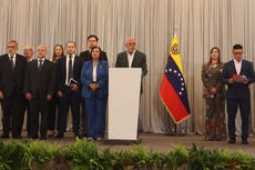 Oficialismo y exlegisladores opositores preparan el terreno para futuras elecciones en Venezuela