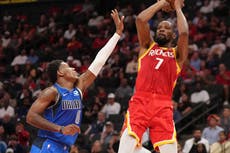 Durant y Smith anotan 30 puntos cada uno y Rockets vencen a Mavericks 128-110