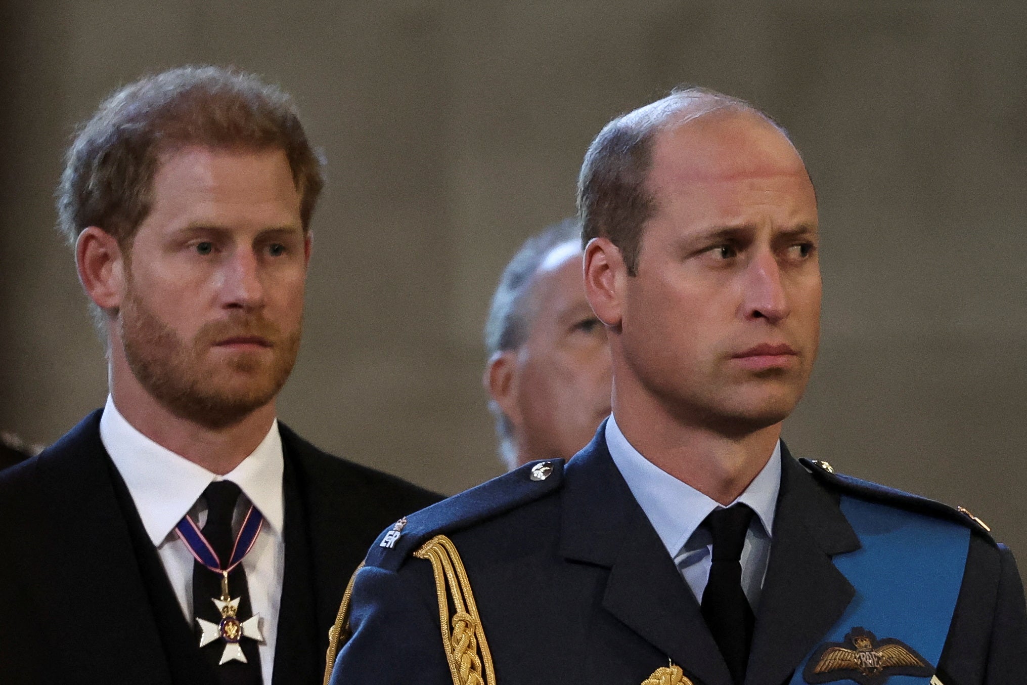 <p>El príncipe Harry, duque de Sussex, junto a William, príncipe de Gales</p>