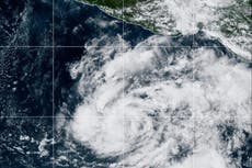La tormenta Josephine lleva vientos fuertes y posibles inundaciones a la costa este de EEUU