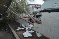 Posible tornado derriba árboles y postes en comunidad de Arizona