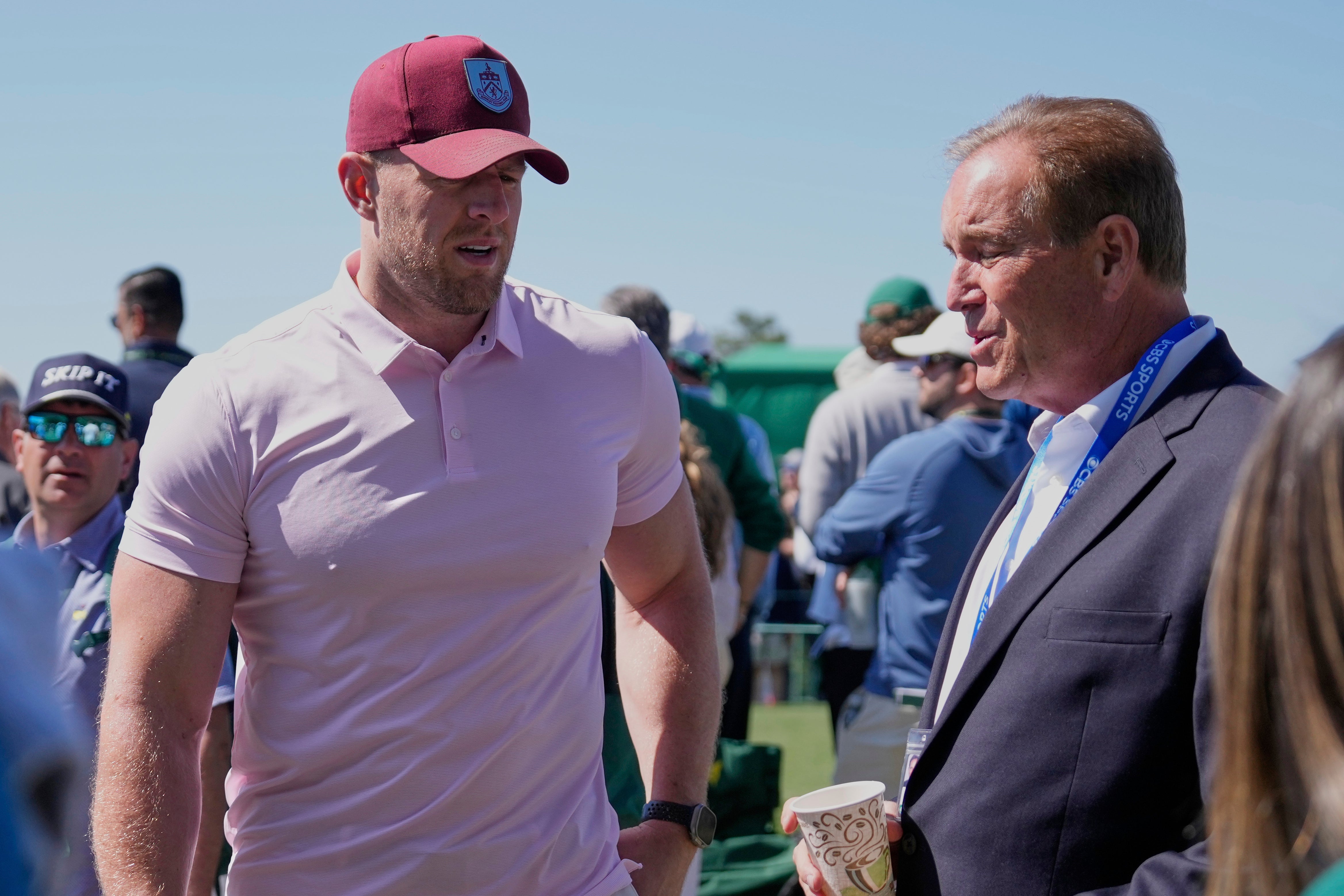 JJ Watt firma un contrato multianual para seguir como analista principal de la NFL en CBS