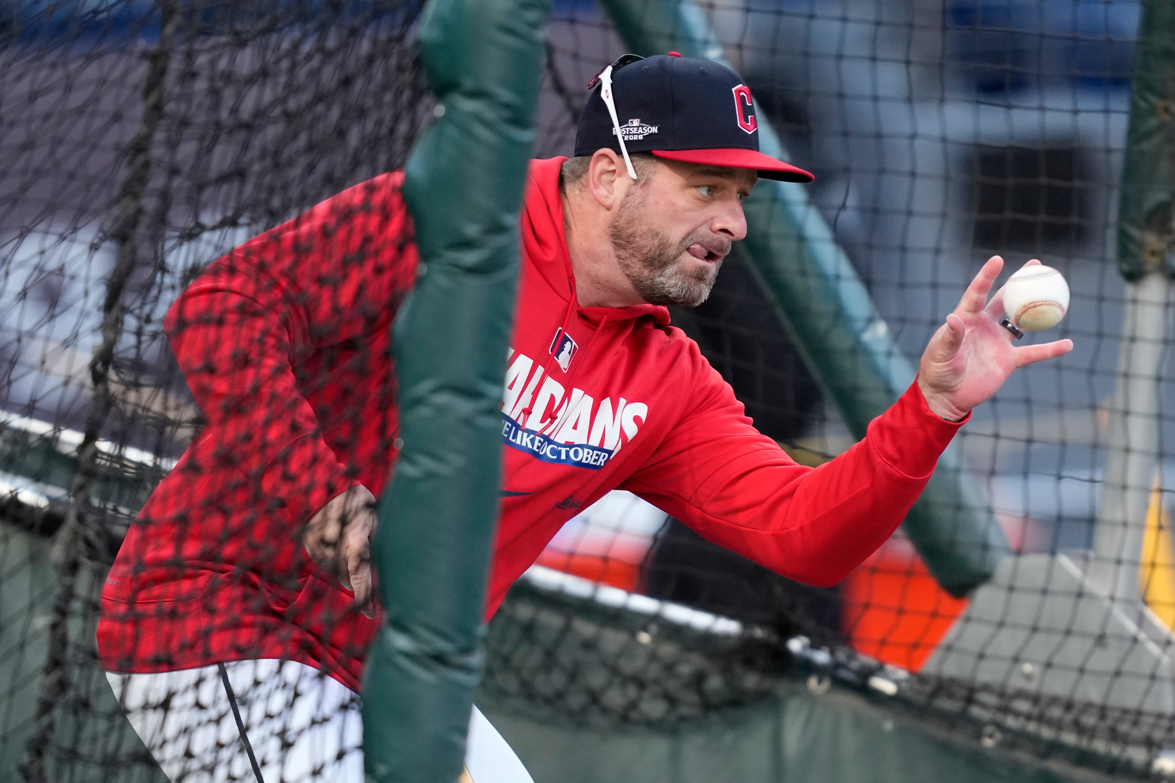 Manager Stephen Vogt dice que seguirá con Guardianes y niega rumores de mudanza a Seattle