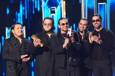 Los Premios Billboard recompensan a Fuerza Regida y Bad Bunny