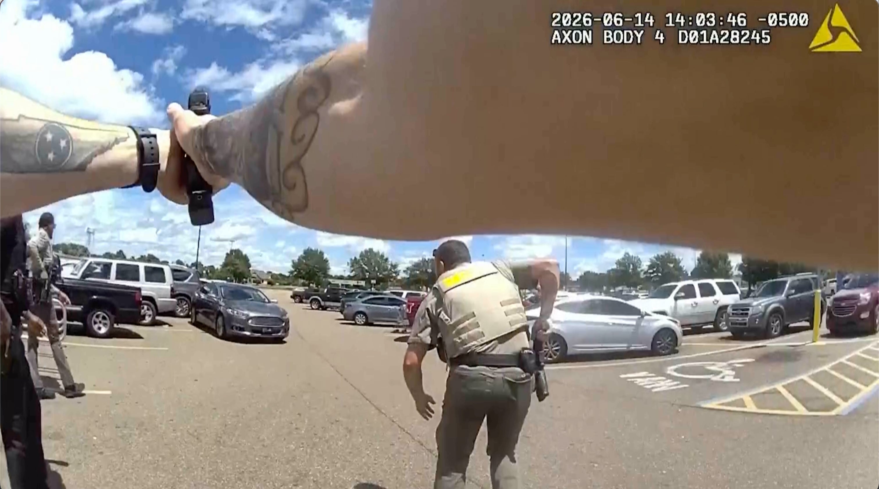 El policía que mató a tiros a niño de 1 año en Mississippi dejó el cargo, dice alcalde de Senatobia