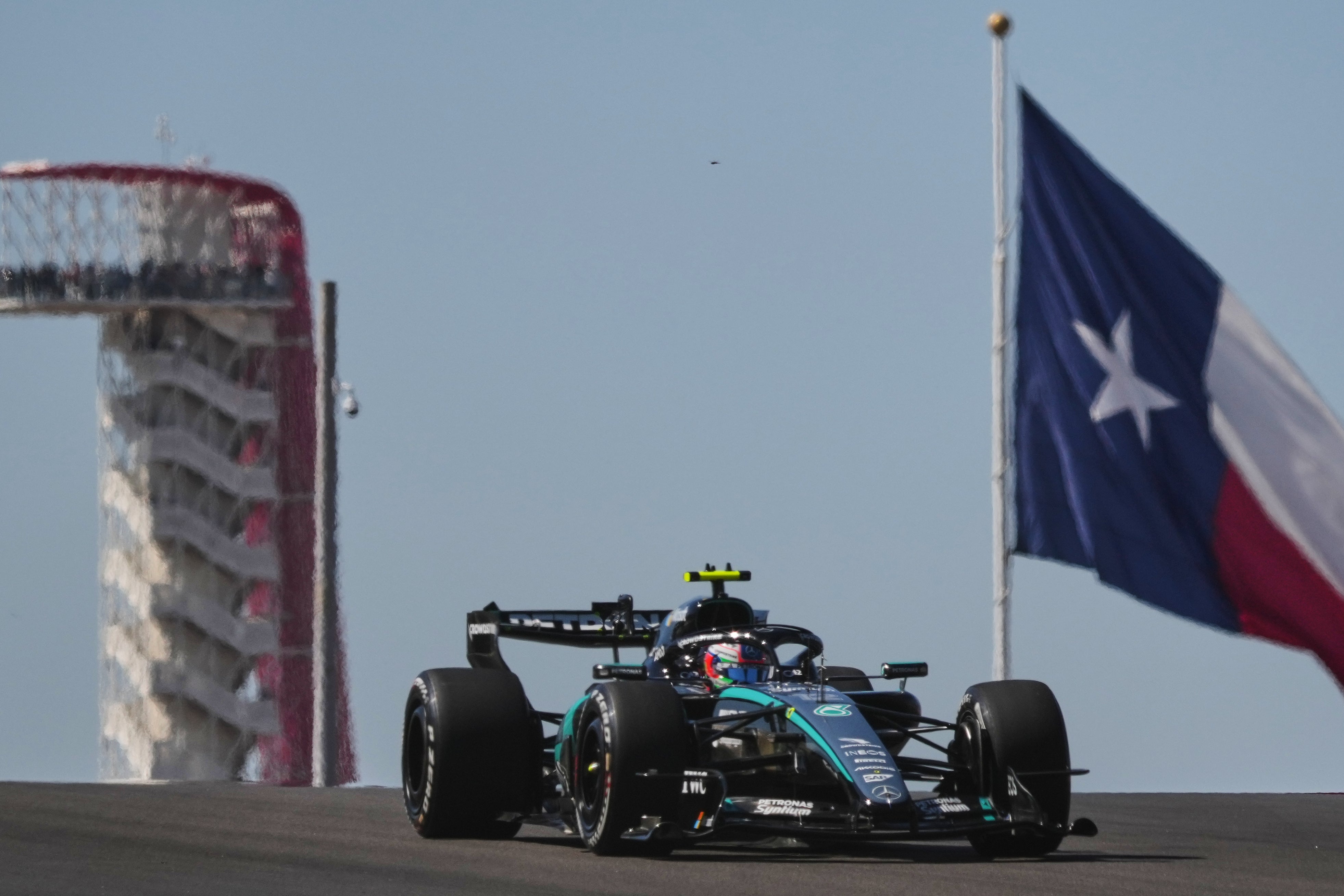 Kimi Antonelli acaricia er el campeón más joven de F1 al volver a Texas
