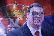 Veterano político serbio Vučić superó a todos sus rivales, pero luego llegaron los estudiantes