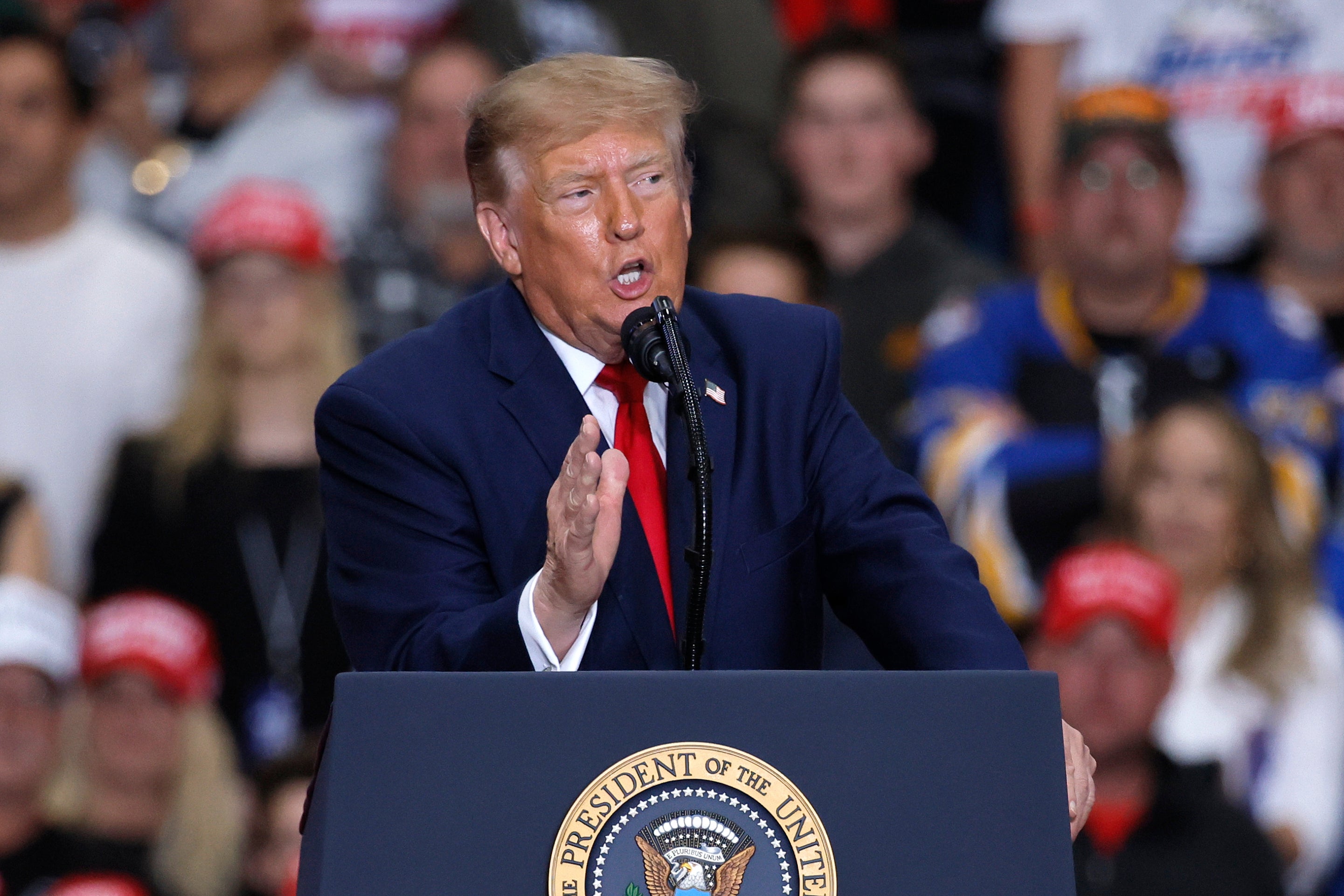 Trump va a Mississippi cuando partidos se preparan para tramo final hacia elecciones intermedias