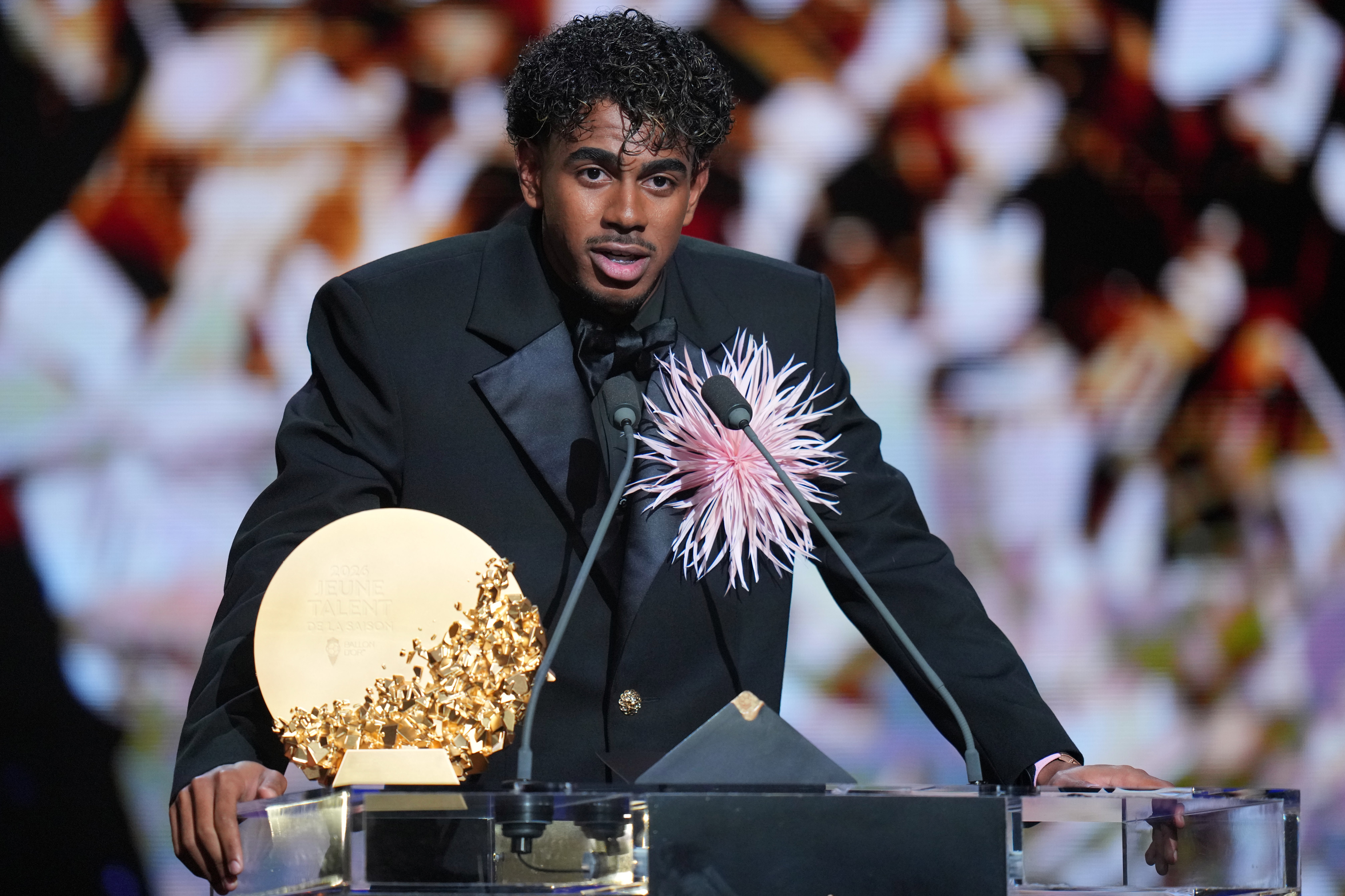 Publican por error ganadores al Balón de Oro horas antes del premio masculino