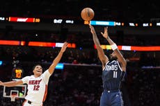 Cooper Flagg domina con 29 puntos y Dallas gana 113-109 para agravar la mala racha de Miami
